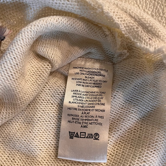 Free people crop top. Never worn. Size small. - Picture 4 of 4